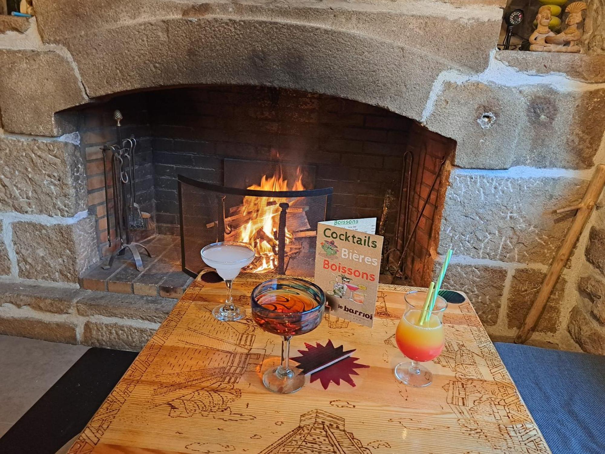 Hotel Le Barriol Saint-Julien-Chapteuil Zewnętrze zdjęcie