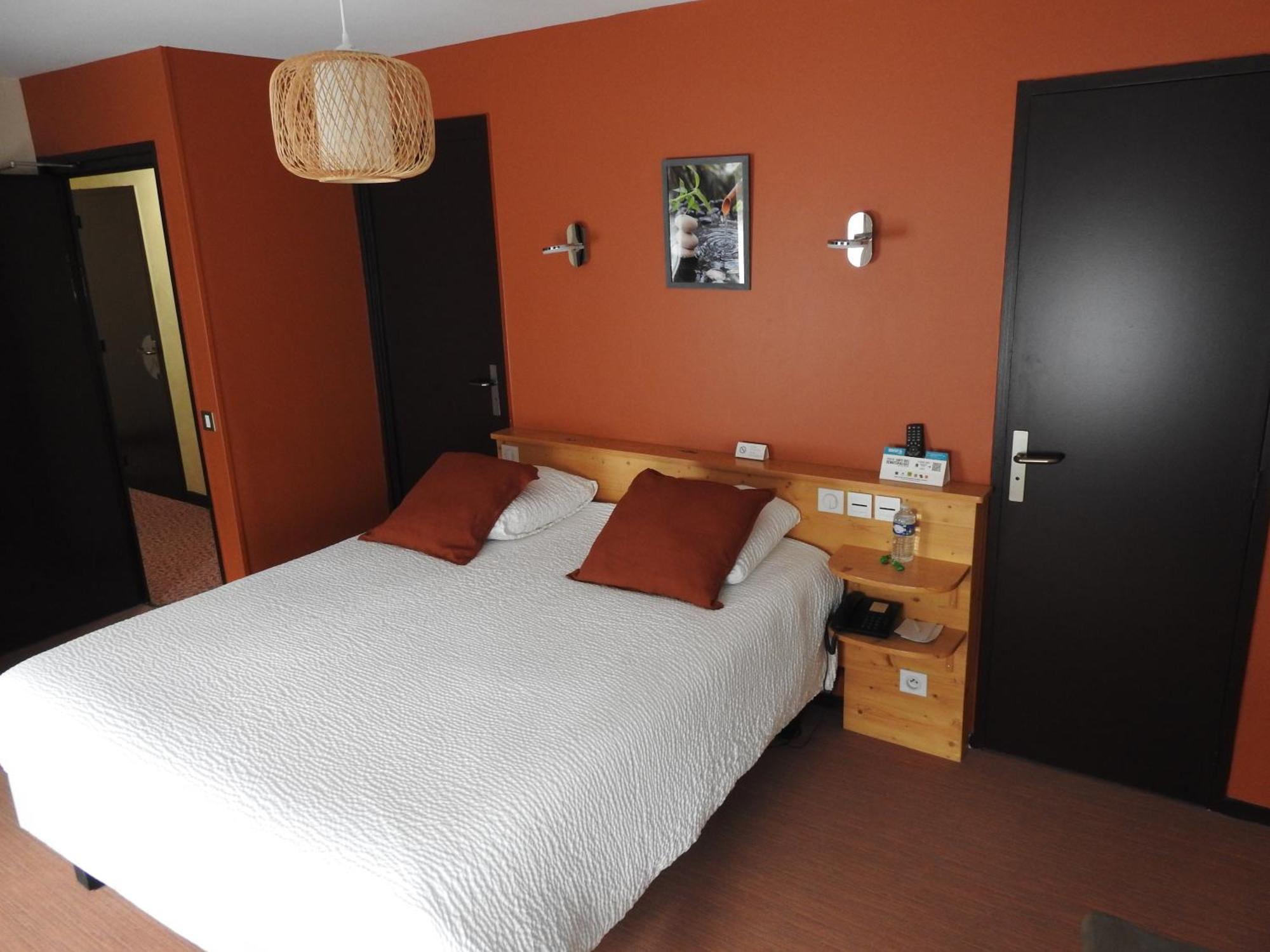 Hotel Le Barriol Saint-Julien-Chapteuil Zewnętrze zdjęcie