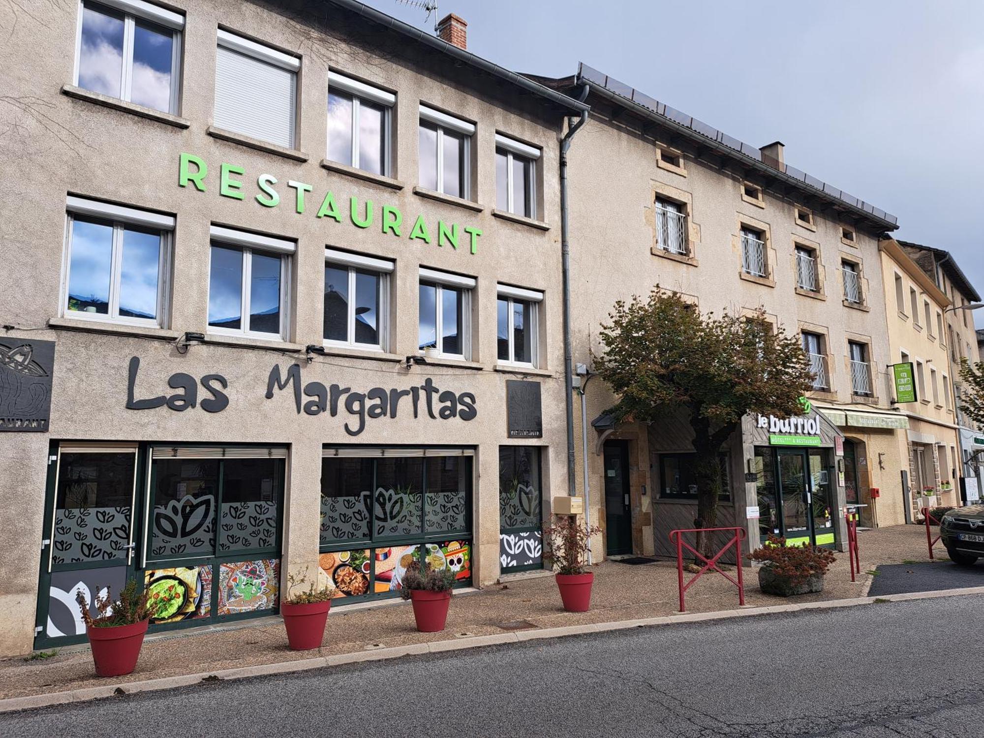 Hotel Le Barriol Saint-Julien-Chapteuil Zewnętrze zdjęcie