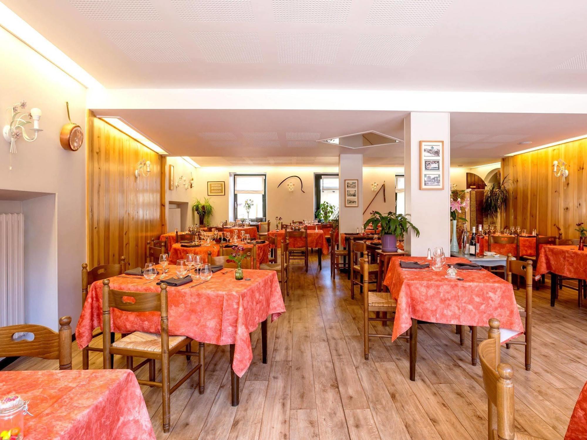 Hotel Le Barriol Saint-Julien-Chapteuil Zewnętrze zdjęcie