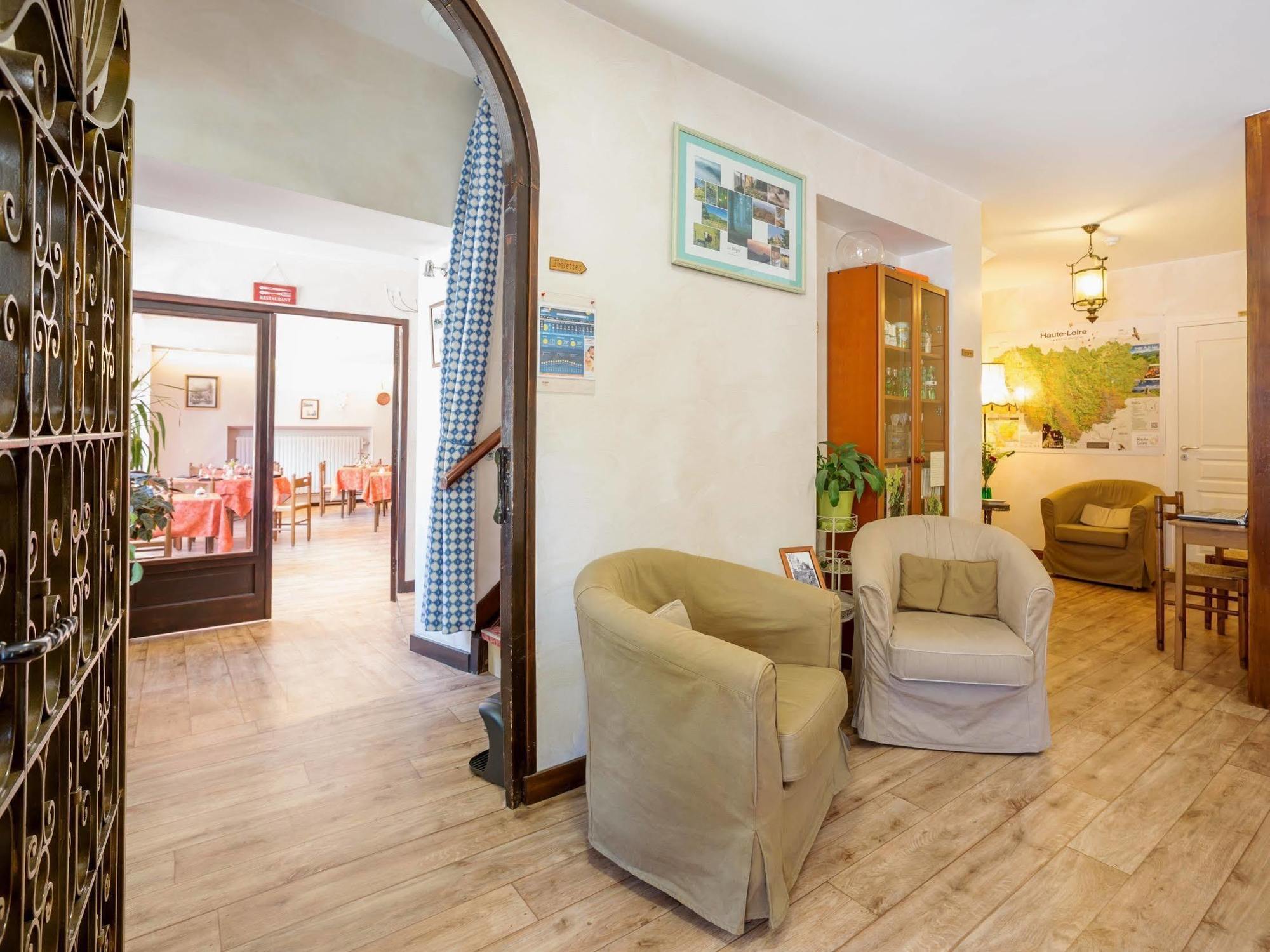 Hotel Le Barriol Saint-Julien-Chapteuil Zewnętrze zdjęcie